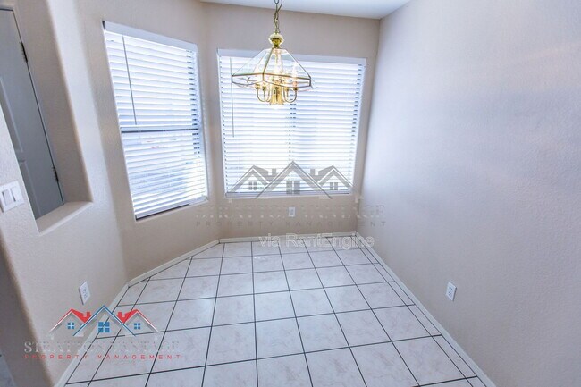 Building Photo - 12913 W Palm Ln