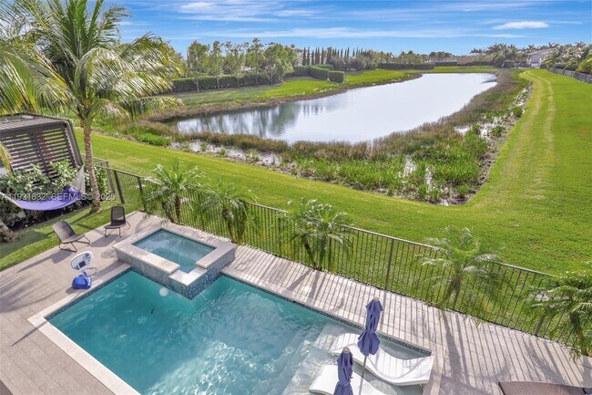 Building Photo - 17113 Aquavera Way