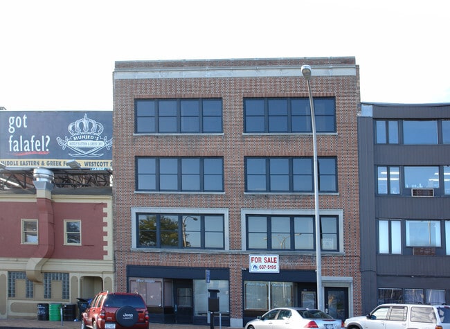 Building Photo - Lofts at 243