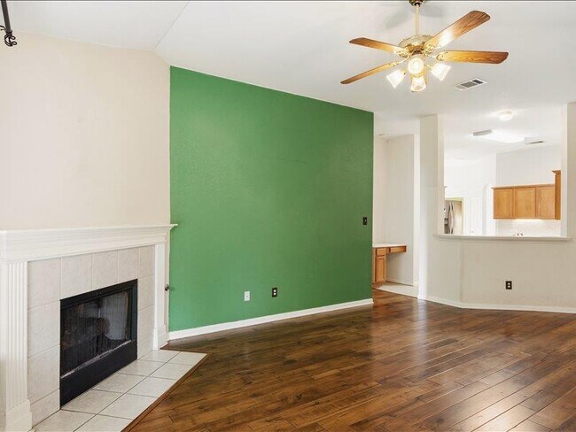 Building Photo - 1500 Ashberry Trail