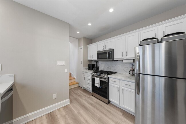 Building Photo - 2509-2511 N Cramer St