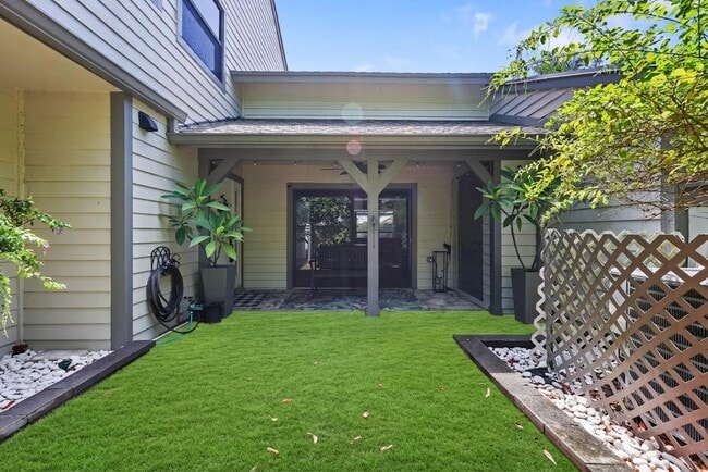 Building Photo - 13400 Bedford Mews Ct