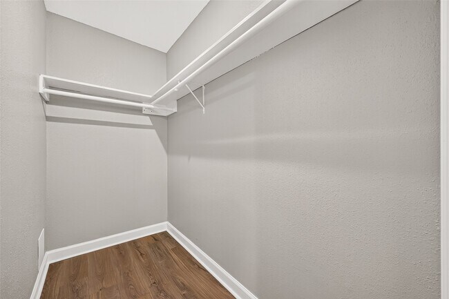 Building Photo - 14306 River Glen Dr