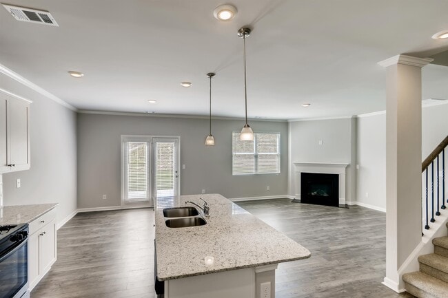 Building Photo - 250 Sweet Bay Ln