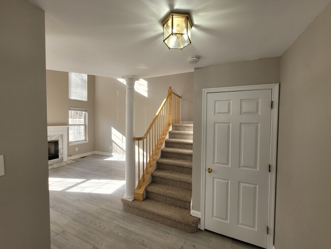 Building Photo - 512 Pimlico Way