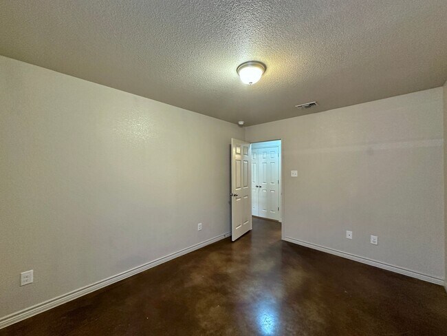 Building Photo - 1605 Powder River Dr
