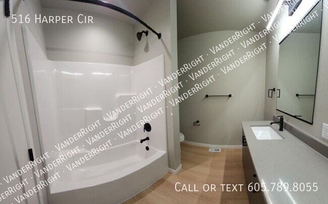 Building Photo - 516 Harper Cir