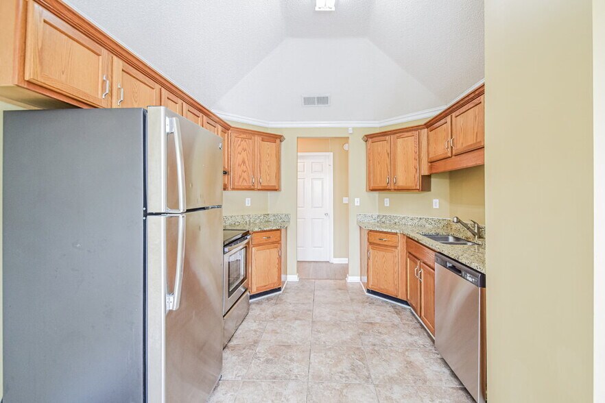 Building Photo - 430 N Ericson Rd