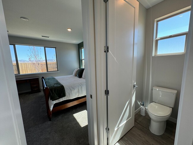Building Photo - New Ryder Home Tons of Upgrades