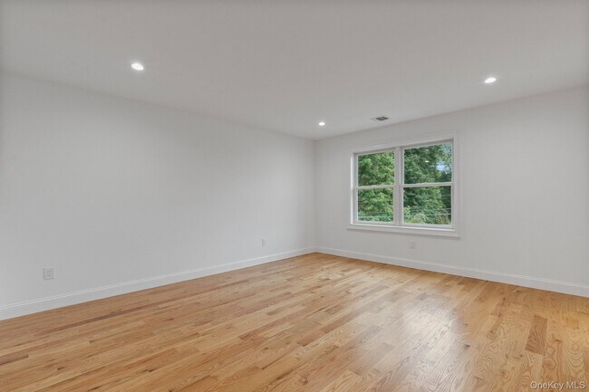 Building Photo - 65 Paulding Ln