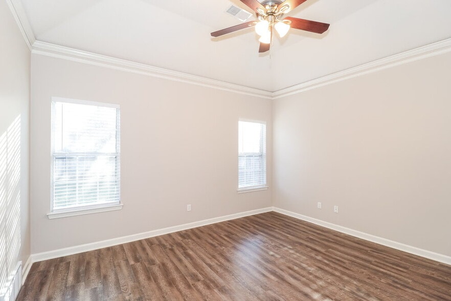 Building Photo - 10088 Cross Valley Dr