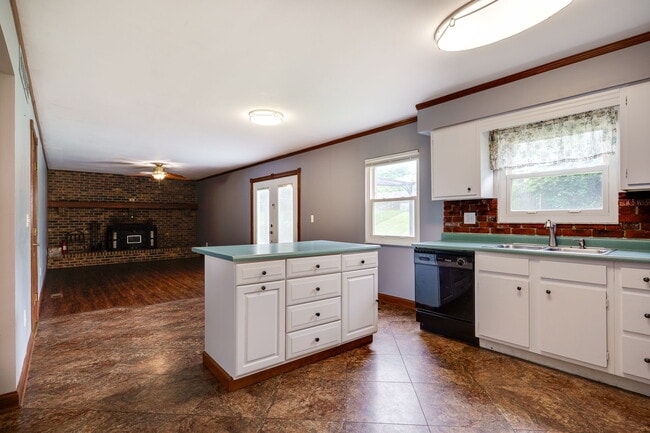 Building Photo - 4024 Quail Bush Dr
