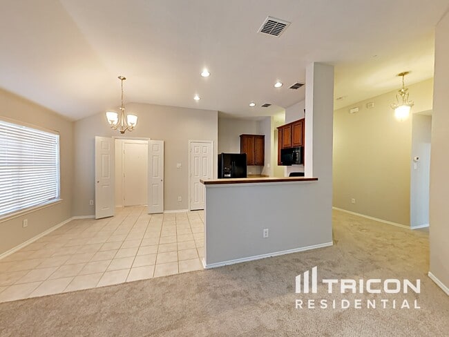 Building Photo - 1249 Artesia Dr
