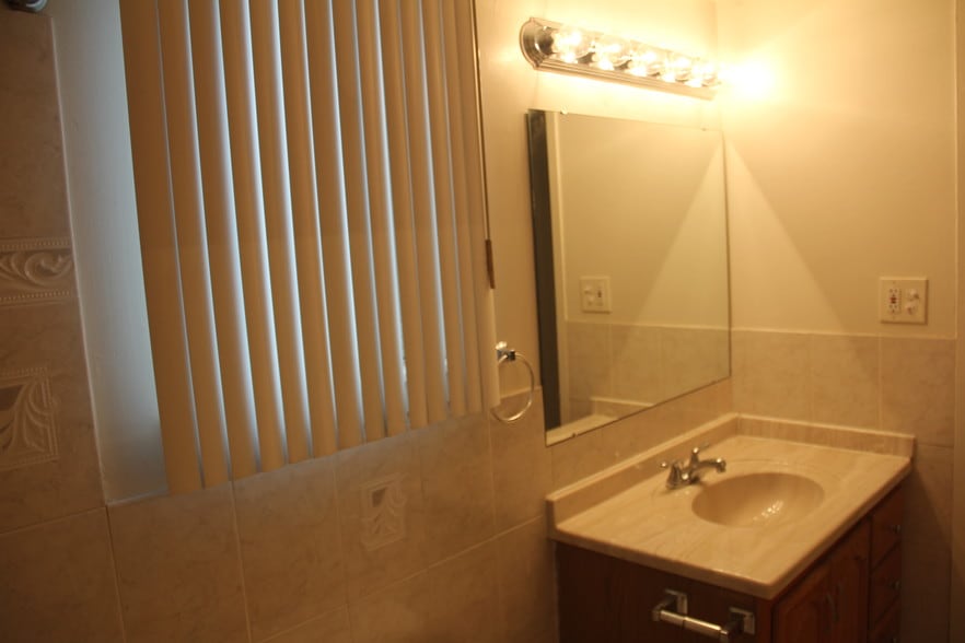 bath - 239 Twelve Mile Rd