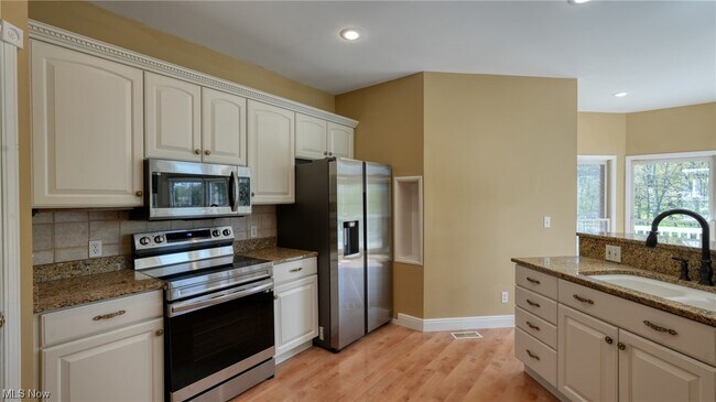 Building Photo - 158 Chelsea Cove