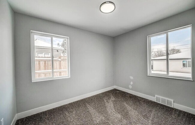 Building Photo - 3240 Dexter St