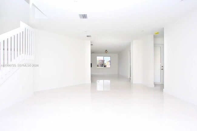 Building Photo - 15631 SW 11th Terrace