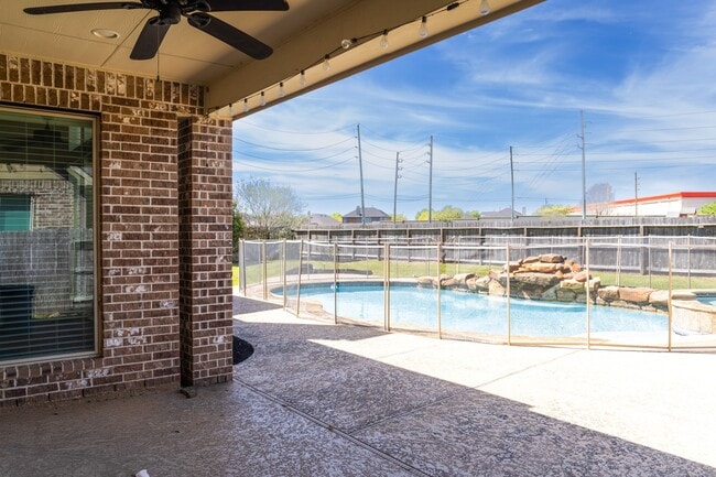 Building Photo - 27958 Bradford Ridge Dr