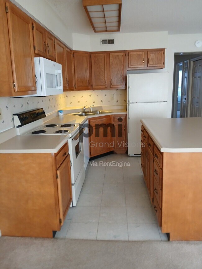 Building Photo - 1306 Arthur Ave