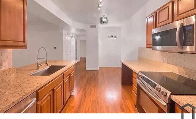 Building Photo - 501 Gibson Dr