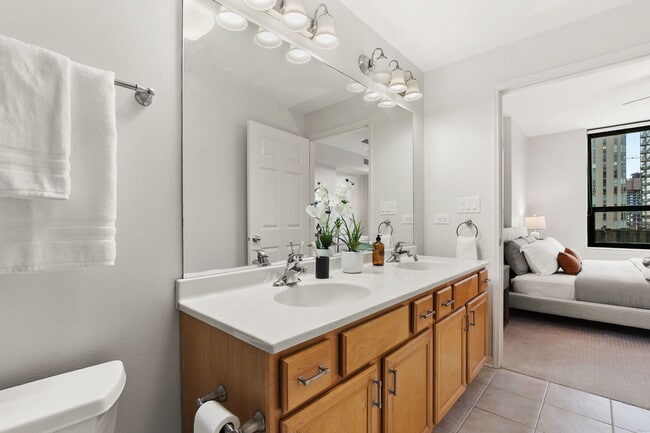 Building Photo - 400 W Ontario St