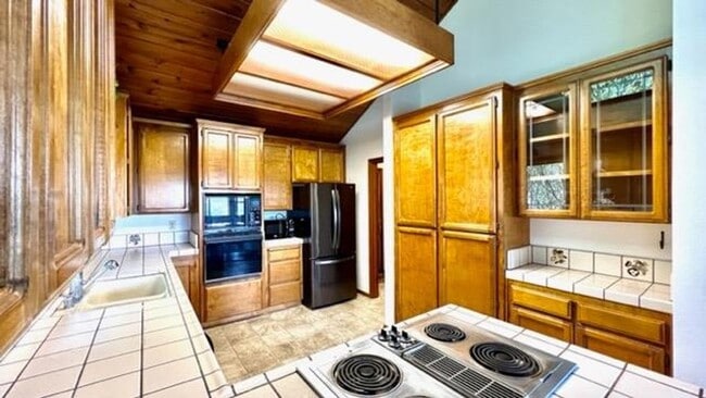 Building Photo - Lake Wildwood 3 Bedroom!