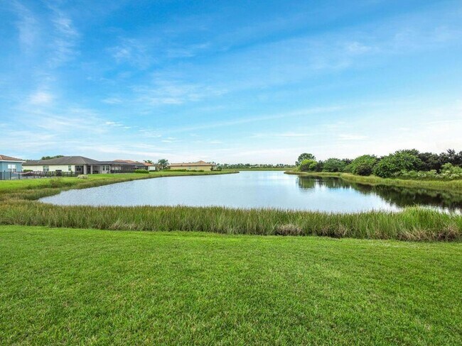 Building Photo - 12190 SW Bennington Cir