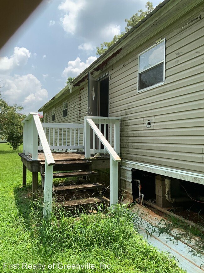 3 br, 2 bath House 7223 Luverne Hwy., Gr... 7223 Luverne Hwy Greenville AL 36037 Apartment