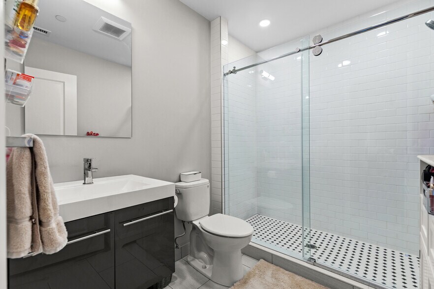 Bathroom - 10 Taber St