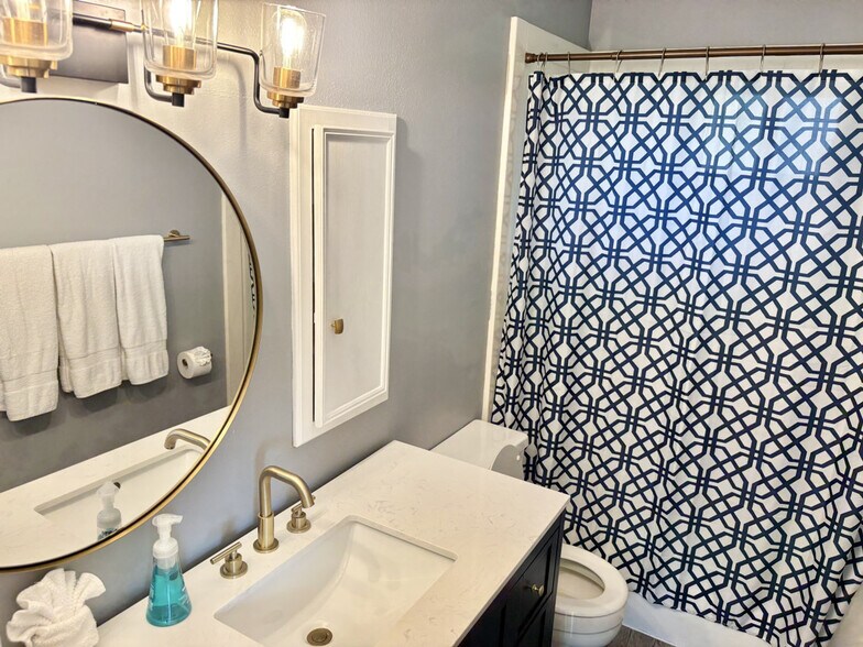 Building Photo - 1105 Glade St