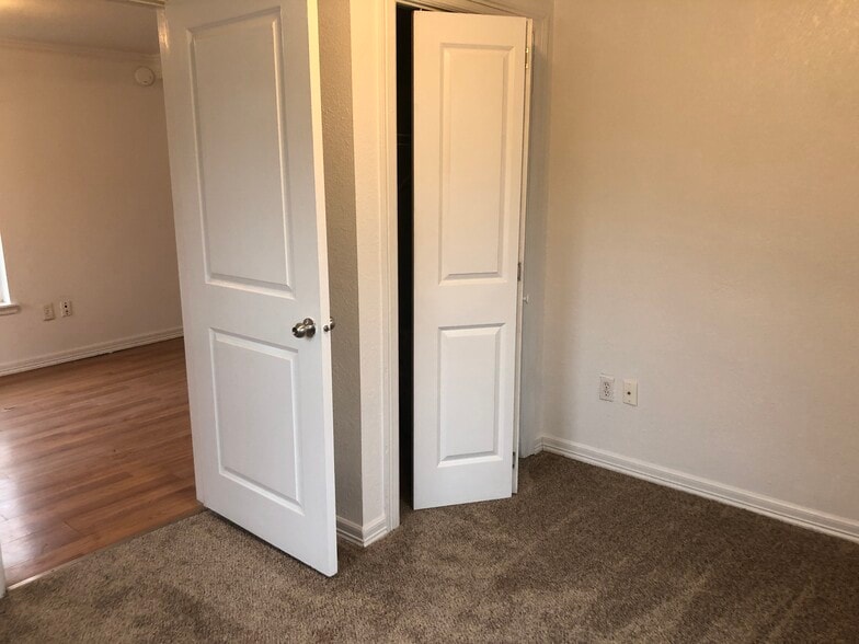 Building Photo - 1711 Cedar St