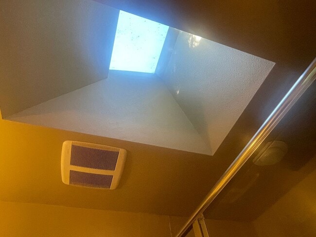 Building Photo - Tech Commuter's Dream Home - Walk to Micro...