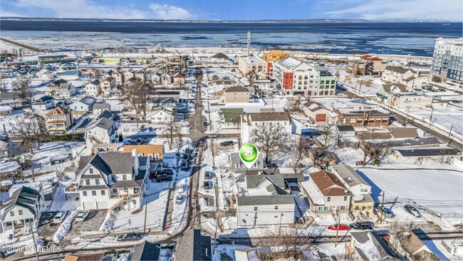 Building Photo - 56 Highland Ave