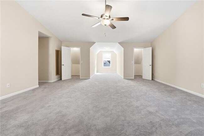 Building Photo - 5670 Winter Bluff Way NE