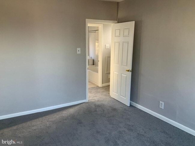 Building Photo - 254 Cedar Ave