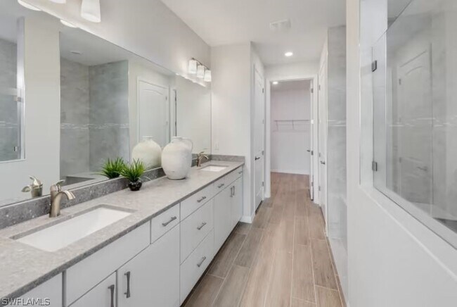Building Photo - 5569 Celebration Dr