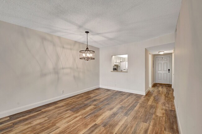 Building Photo - 2845 SW 22nd Ave