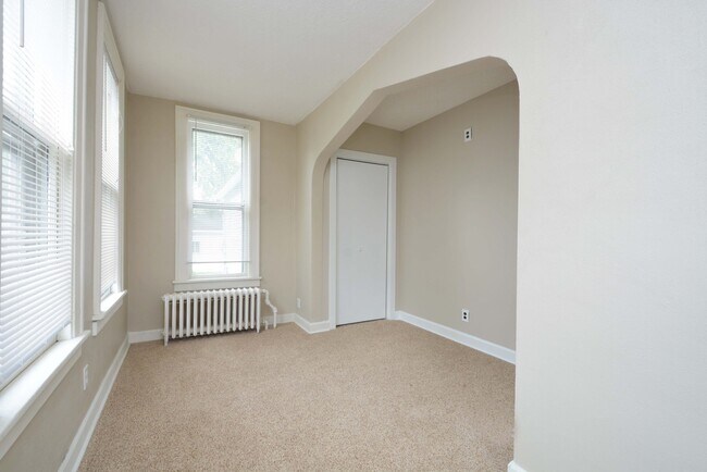 Building Photo - 3 Bed 1.5 Bath Single Family Home in St. Pau