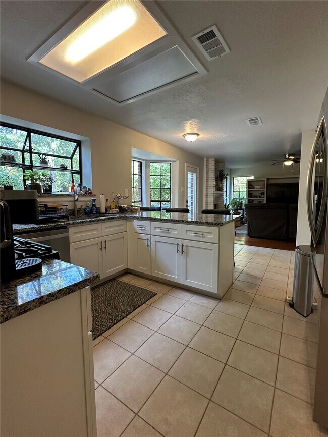 Building Photo - 63 S Stony Bridge Cir