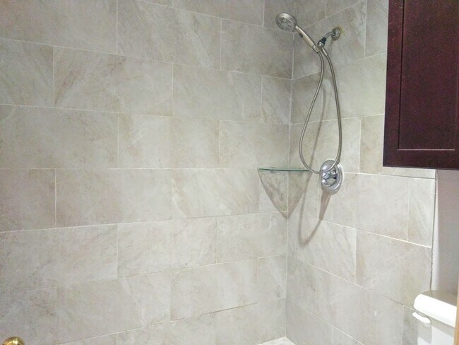 Building Photo - Two Bedroom Two Story Townhome In Amazing ...