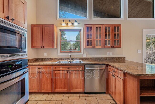 Building Photo - 4154 E Broken Rock Loop