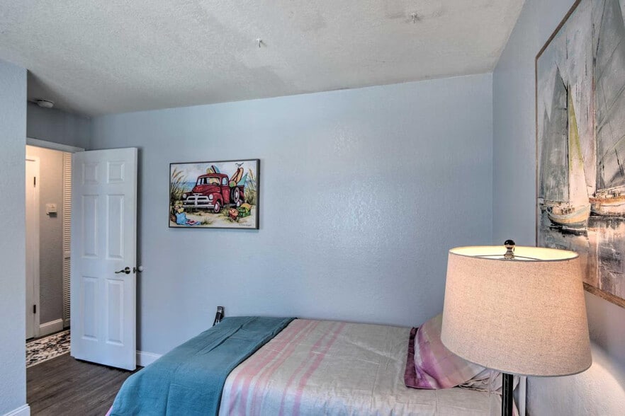 Building Photo - 434 Larkin St