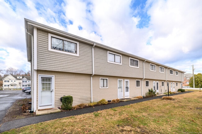 Building Photo - 7 Arch St