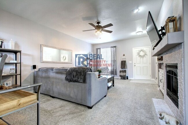 Building Photo - 563 Lost Valley Point