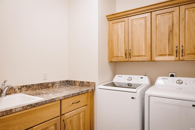Building Photo - 3211 W Bartlett Dr