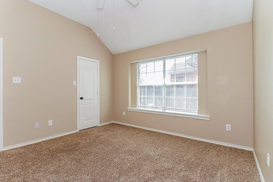 Building Photo - 7728 Blossom Dr