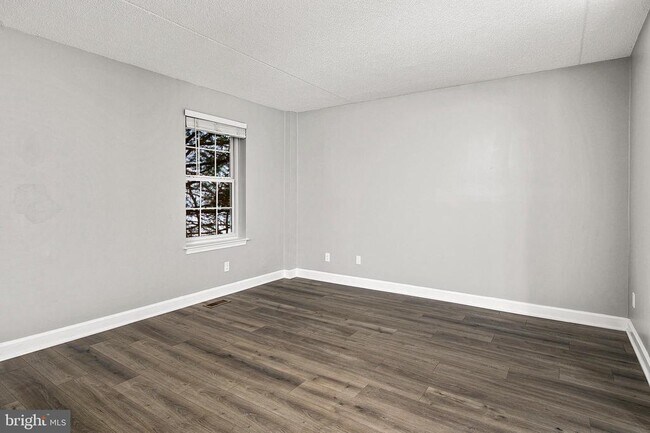 Building Photo - 3844 Chesterwood Dr