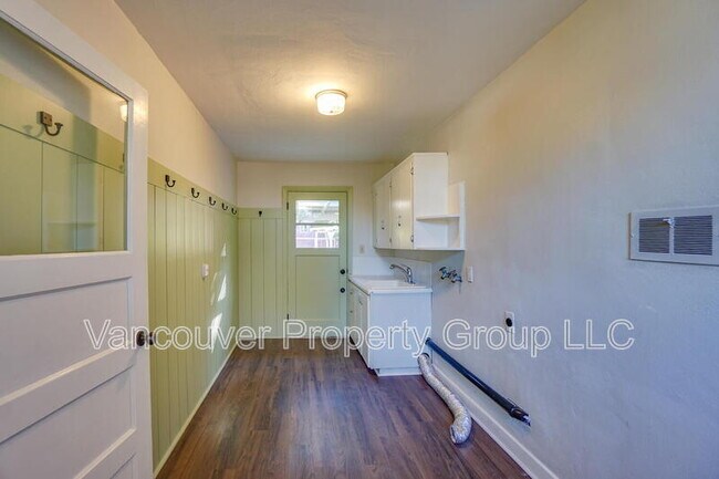 Building Photo - 8709 NE 63rd St