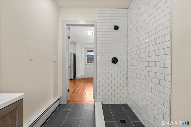 Building Photo - 26 Water St