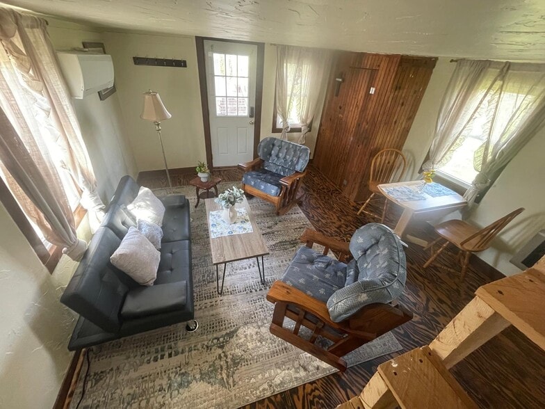 Building Photo - 350 Hilltown Rd